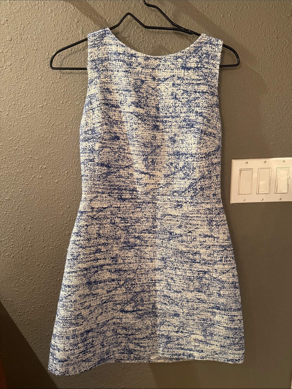 Alice + Olivia Blue & White Textured Mini Shift Dress